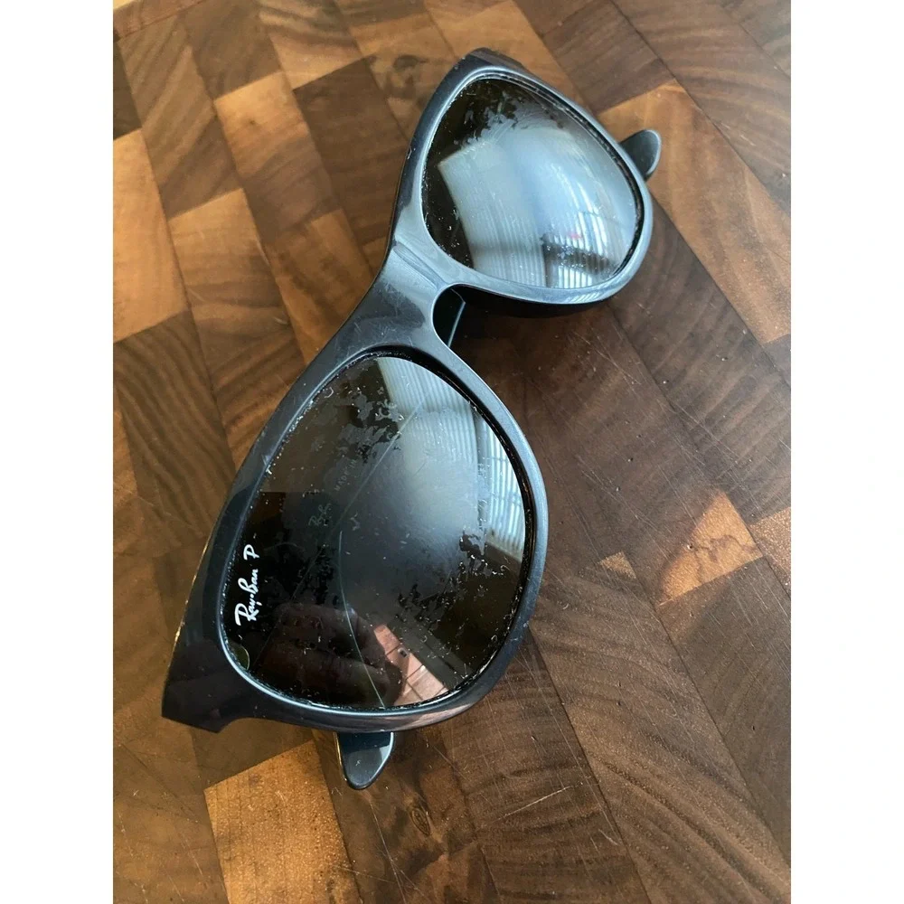 Ray Ban RB4184 601/9A Black Frame Classic Sunglasses 54-17-145 Damaged Lens